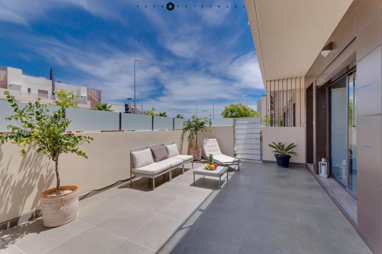 Apartamento En La Planta Baja "Playa Elisa" Pilar de la Horadada Exteriör bild